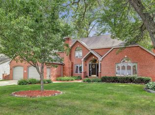 2457 Shady Oak Dr, Green Bay, WI 54304