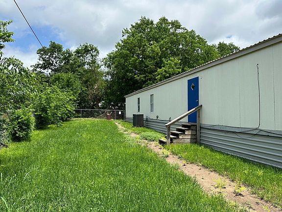3rd image of 1671 Valley Dr