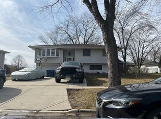 912 Cornell Ln, Schaumburg, IL 60193