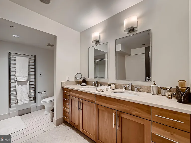1200 Steuart St #1611 — Photo 23