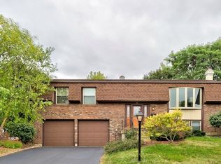 945 Concord Ln, Hoffman Estates, IL 60192