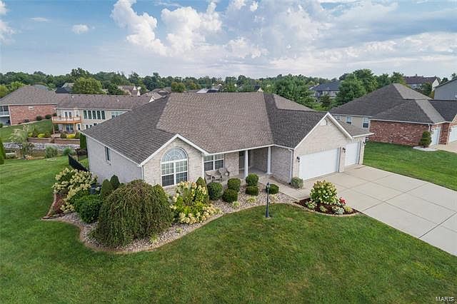 1st image of 15 Ashford Oaks Ct