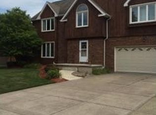 56 Raintree Pkwy, Tonawanda, NY 14150