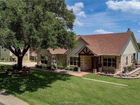 11 Dogwood Ln, Hilltop Lakes, TX 77871