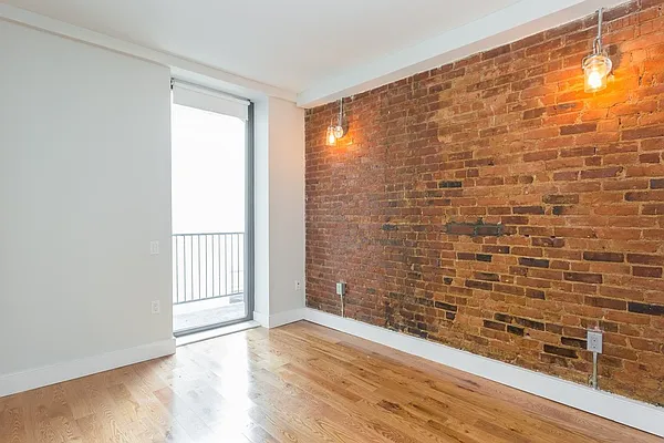 Rented by MNS | media 21