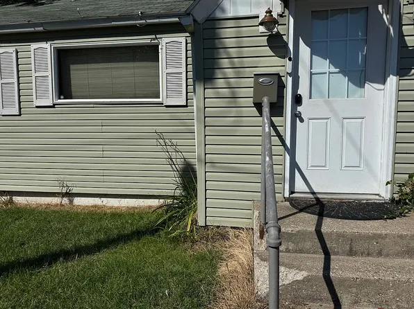 125 W Logan St, Coloma, MI 49038