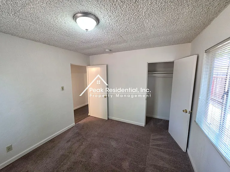 5934 69th St — Photo 9