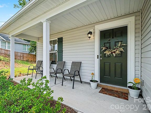 3rd image of 117 Barron Blvd