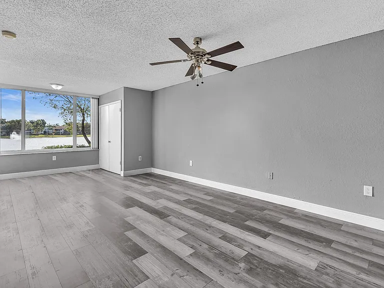 2820 Oakland Forest Dr #107 — Photo 25