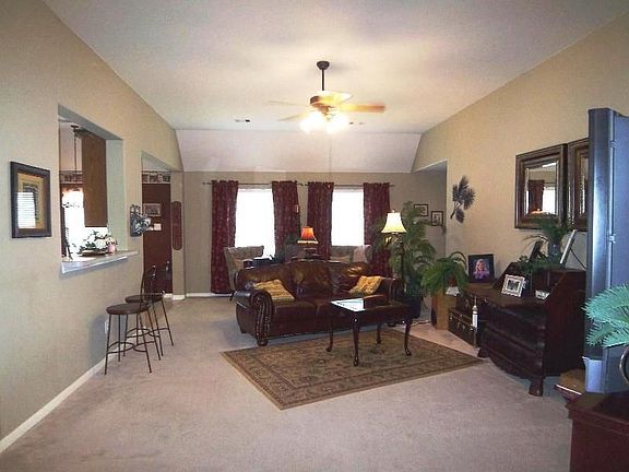 4th image of 6403 Larrycrest Dr