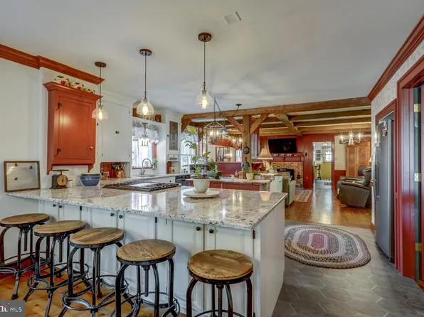 20 Village Sq, Willow Street, PA 17584