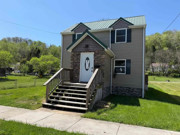 451 Maple Ave, Philippi, WV 26416