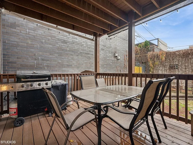 1926 N Hermitage Ave #1 — Photo 8