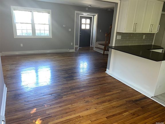 5th image of 93 Silver St