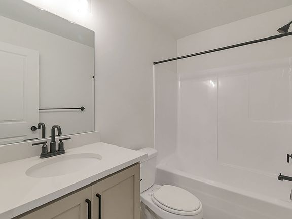 5th image of 609 W 1860 N