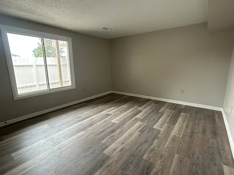 122 W North St #5 — Photo 2