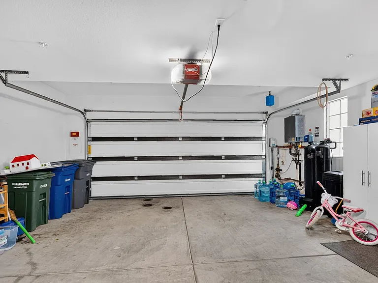 911 Slate St — Photo 28