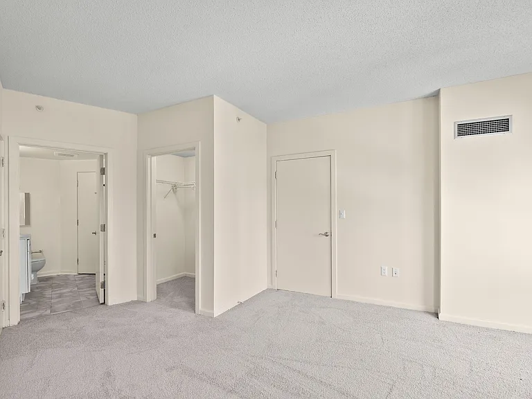 8 Howard and The 305 — Photo 19