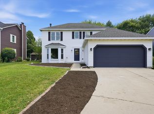 308 Homewood Dr, Bolingbrook, IL 60440