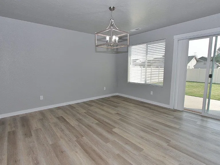 2130 N Morello Ave — Photo 5
