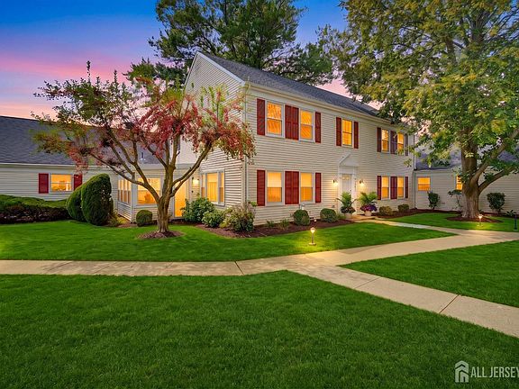 4th image of 526 N Terry Ln