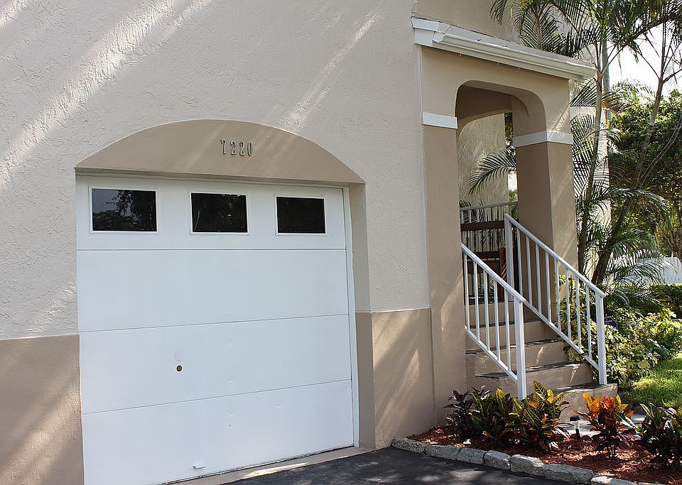 1st image of 7220 SW 44th Ct