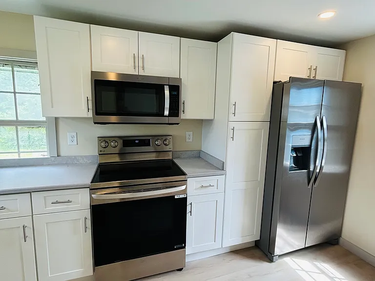 50 King St #3 — Photo 8