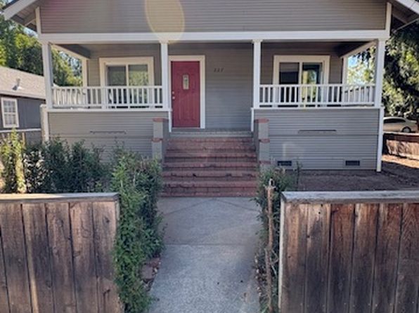 227 W 22nd St