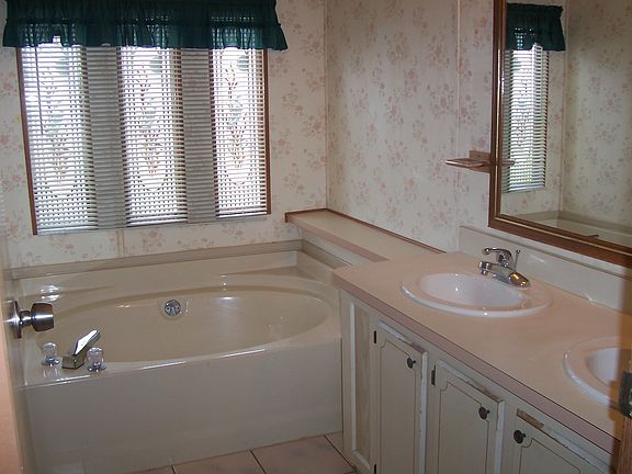 4th image of 5830 Coventry Dr