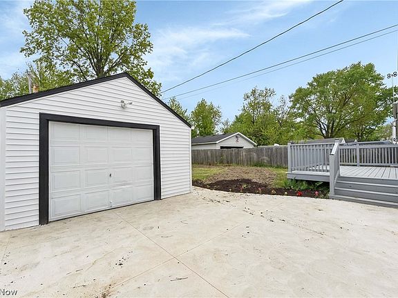 4th image of 2704 Garfield Blvd