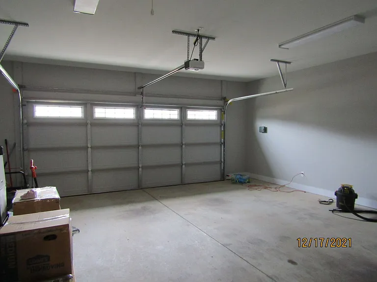 212 Savannah Dr — Photo 16