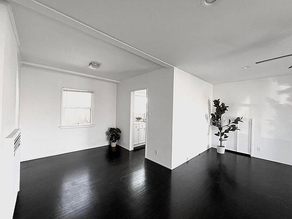 4th image of 5551 Mammoth Ave #5547