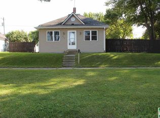 711 2nd St, Ida Grove, IA 51445