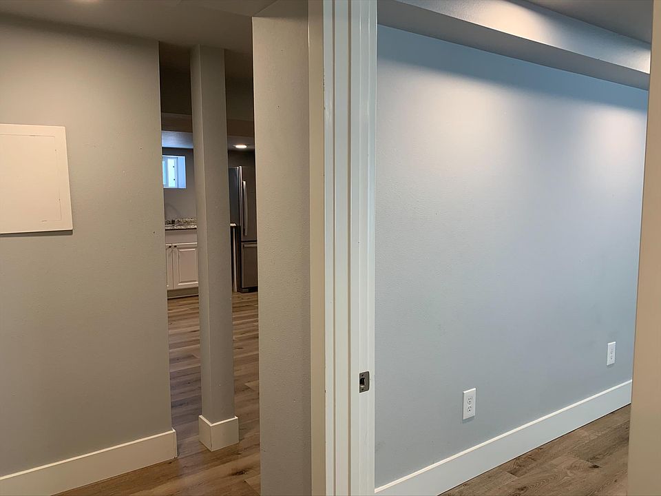 Hallway and livingroom