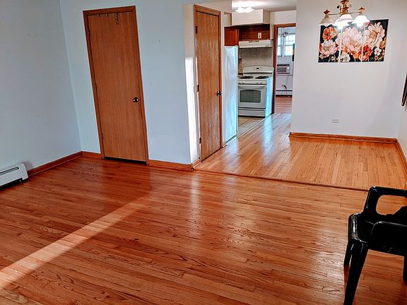 2nd image of 15 King Arthur Ct APT 18