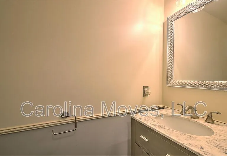 8 Emmaline St — Photo 12