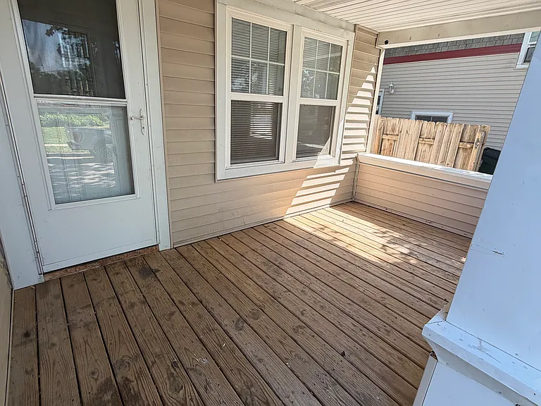 1040 Park Ave — Photo 4