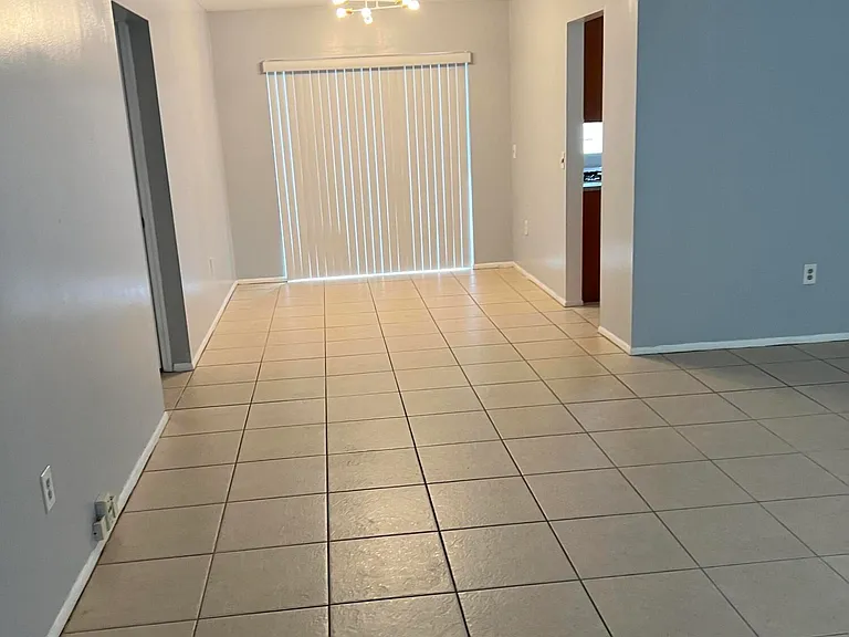 11421 NW 39th Pl — Photo 12