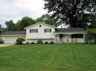 9716 Frances Dr, Valley View, OH 44125