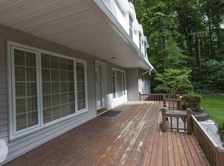 18220 Laurel Dr, Livonia, MI 48152