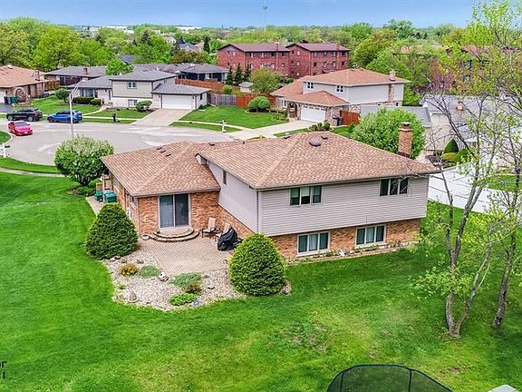 2nd image of 15239 Lawrence Ct