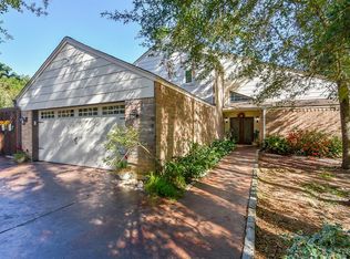 6 Bush Oak Ln, Spring, TX 77380