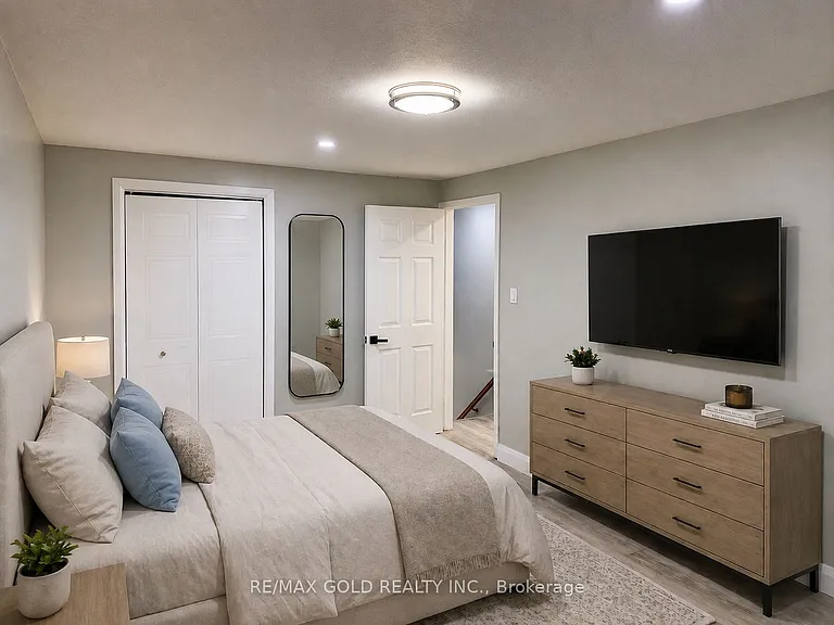 156 Mooregate Cres #UPPER — Photo 16