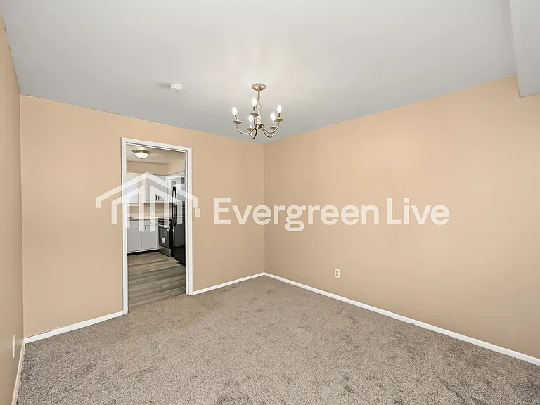 1733 Continental Dr — Photo 13