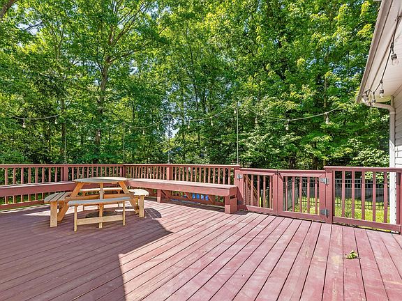 5th image of 381 Big Cedar Dr