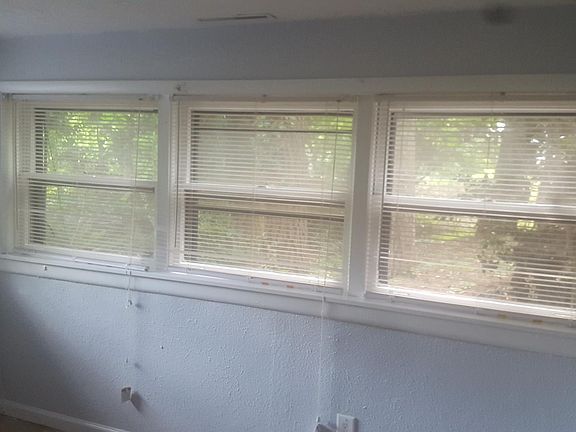 3rd image of 3650 W Potomac Dr
