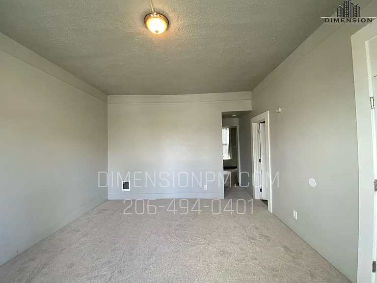 Turn of Century Apartments 1 and 3 bedrooms — Photo 27