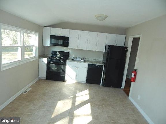 4th image of 316 Justice Dr