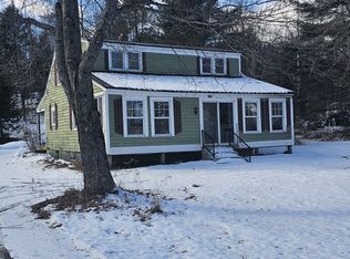 1083 Auburn Rd, Peru, ME 04290