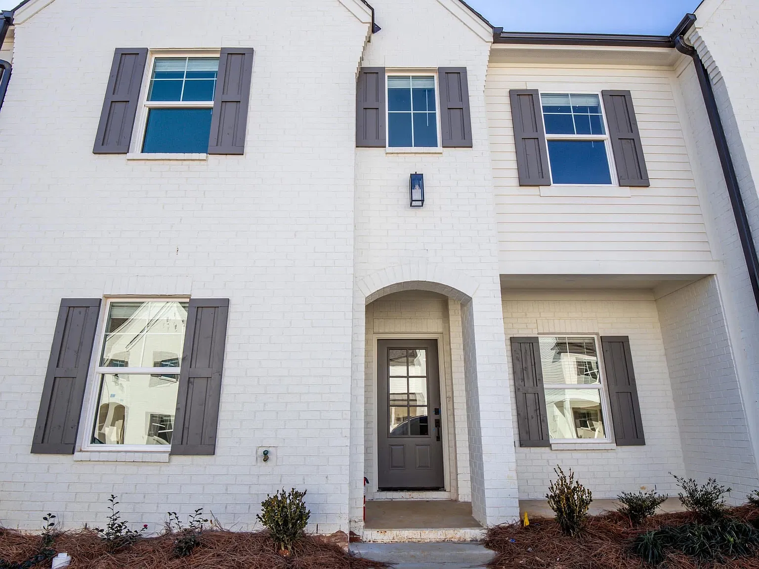 3 bed, 3.5 bath, 1656 sqft, $3,900 — Photo 1